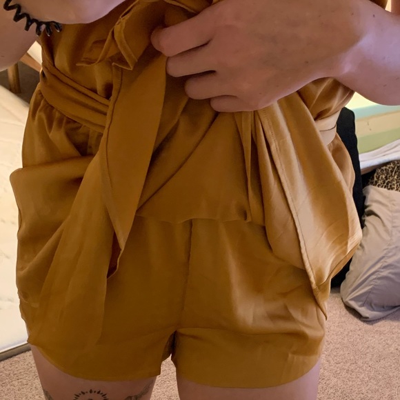 ❌sold❌Sabo Skirt Golden Deep plunge romper NWT - Picture 6 of 8